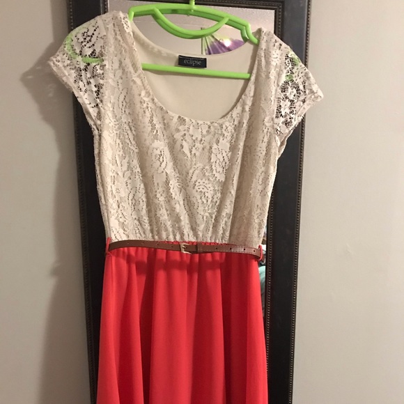 2 Dresses with brown Belt - Picture 2 of 7